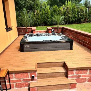 Přemýšlíte, kam a jak usadit Vaši novou vířivku? Inspirujte se třeba u jednoho z našich zákazníků a vytvořte si taky své...